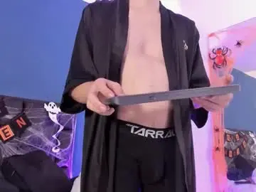 Chaturbate Free Live Porn of mikaelslow