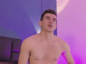 Chaturbate Free Live Porn of mikaelslow