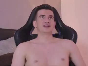 Chaturbate Watch Live Sex Cams of mikaelslow