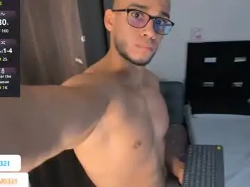 Chaturbate Live Sex of andrewl0321