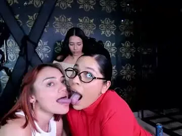 Chaturbate Live Sex Cam of dakotha_90