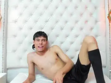 Chaturbate Live Sex Cam of eban_gnr