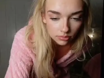Chaturbate Live Sex Cam of ellalowe