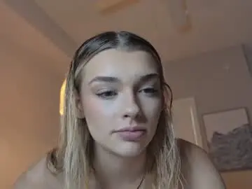 Chaturbate Live Sex Cam of ellalowe