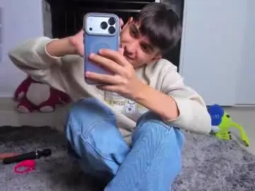 Chaturbate Free Live Porn of naim_theking