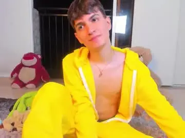 Chaturbate Live Sex Cam of naim_theking