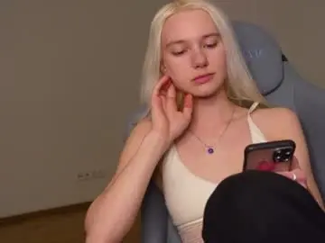 Chaturbate Nude Webcam of agelina_summer