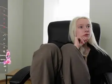 Chaturbate Watch Live Sex Cams of agelina_summer