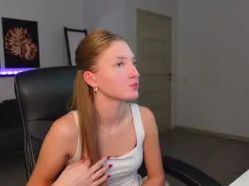 Chaturbate Live Sex Cam of agelina_summer