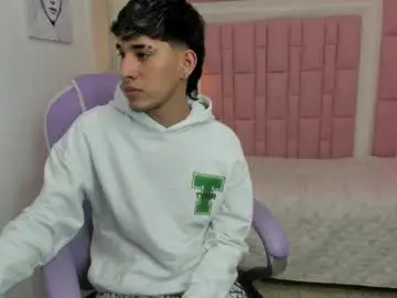 Chaturbate Live Sex Cam of ferphoenix_