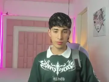 Chaturbate Live Sex Cam of ferphoenix_