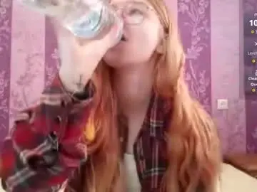 Chaturbate Sex Cam of redbullvibe