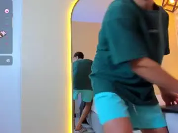 Chaturbate Live Sex Cam of benjamin_more