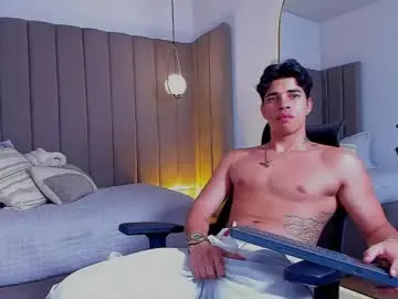 Chaturbate Live Porn of benjamin_more