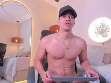 Chaturbate Live Sex of benjamin_more