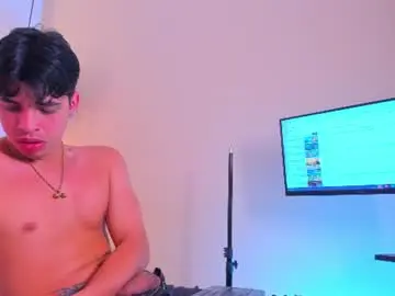 Chaturbate Live Sex Cam of benjamin_more