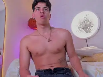 Chaturbate Best live sex cam show of benjamin_more