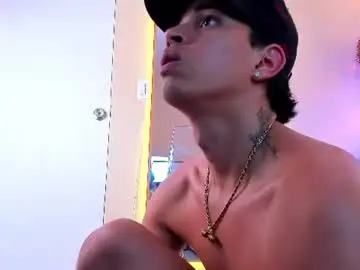 Chaturbate Sex Cam of benjamin_more