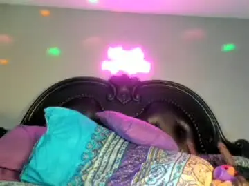 Chaturbate Live Sex Cam of bigbuttsarena