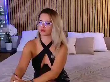 Chaturbate Live Sex Cam of lilyrabbit