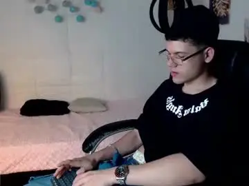 Chaturbate Nude Webcam of luca_white