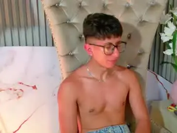 Chaturbate Sex Chat of andyjustgame_