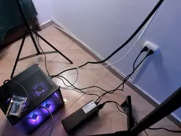 Chaturbate Live Sex Cam of avigail_xo