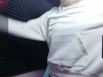 Chaturbate Live Sex of kiki_krash