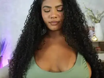 Chaturbate Live Sex Cam of naomixjones1