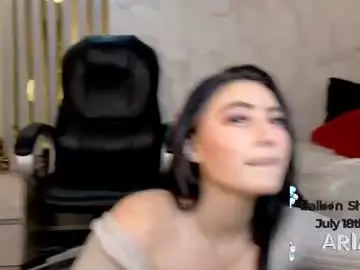 Chaturbate Live Sex Cam of arialux_