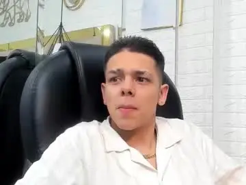 Chaturbate Live Sex Cam of noah_and_kim69