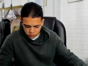 Chaturbate Free Porn Cam of noah_and_kim69