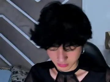 Chaturbate Live Sex Cam of elliotvolkov