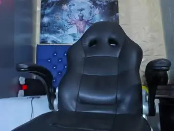 Chaturbate Nude Webcam of george_bigcock24cm