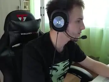 Chaturbate Watch Live Sex Cams of golden_boyyy21