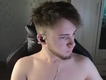 Chaturbate Live Sex Cam of golden_boyyy21