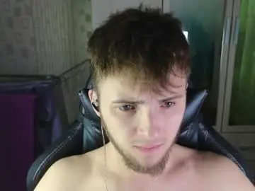 Chaturbate Free Porn Cam of golden_boyyy21