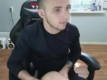Chaturbate Adult Webcam of golden_boyyy21