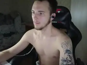 Chaturbate Live Sex Cam of golden_boyyy21
