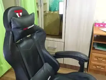 Chaturbate Free Porn Cam of golden_boyyy21