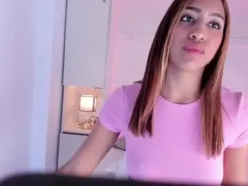 Chaturbate Free Live Porn of hollyadamss_