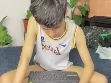 Chaturbate Best live sex cam show of andy_belier