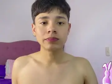 Chaturbate Live Sex Cam of andy_belier