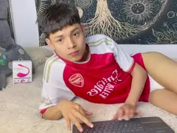 Chaturbate Free Porn Cam of andy_belier