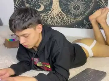 Chaturbate Free Live Porn of andy_belier