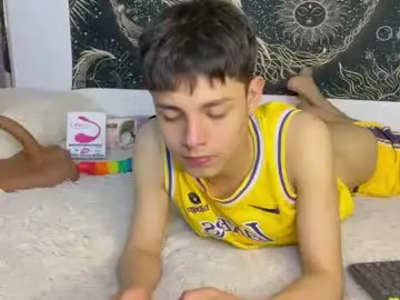 Chaturbate Free Porn Cam of andy_belier