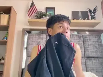 Chaturbate Live Sex Cam of andy_belier