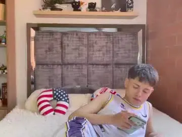 Chaturbate Live Sex of andy_belier
