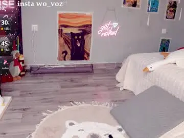 Chaturbate Live Sex Cam of careful_i_bite