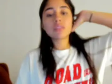 Chaturbate Live Sex Cam of ariamontgomeryyy